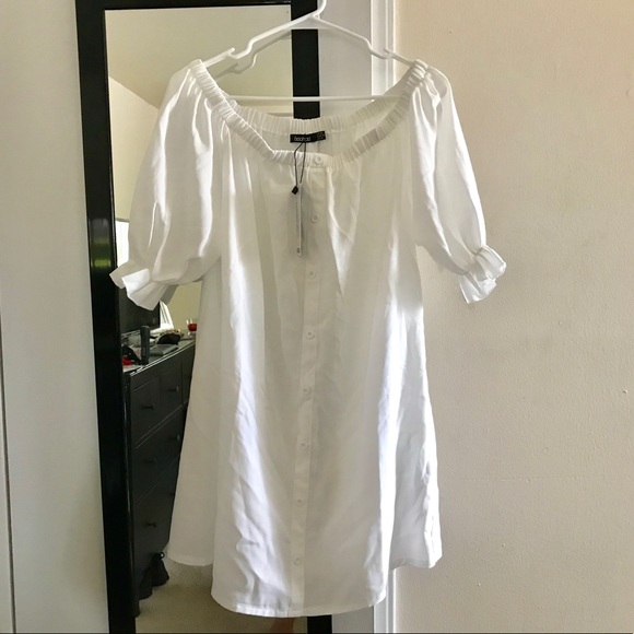 Boohoo Dresses & Skirts - Boohoo Off The Shoulder Shift Dress